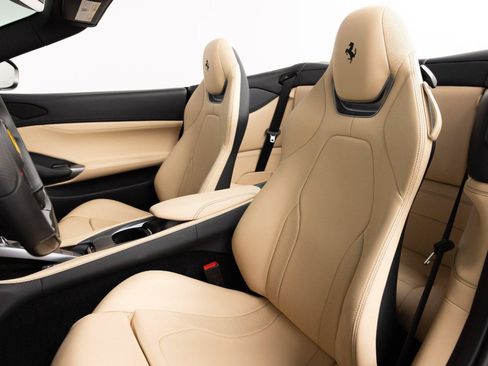 Certified 2023 Ferrari Portofino M RWD image 3