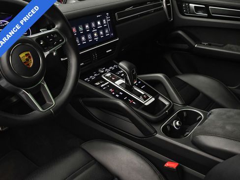 Used 2023 Porsche Cayenne GTS image 38
