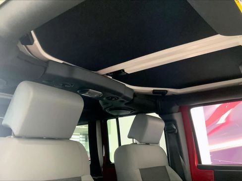 Used 2010 Jeep Wrangler Unlimited Sport image 26