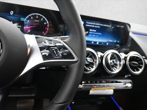 New 2026 Mercedes-Benz GLA 250 4MATIC image 16