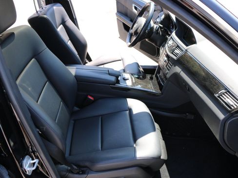 Used 2011 Mercedes-Benz E 350 Sedan image 31