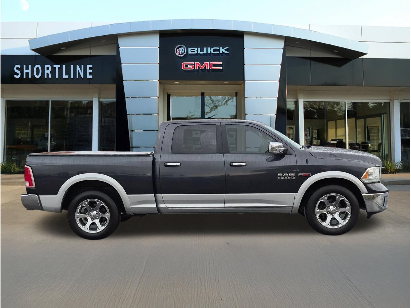 Used 2017 RAM 1500 Laramie w/ Convenience Group AWD/4WD image 2
