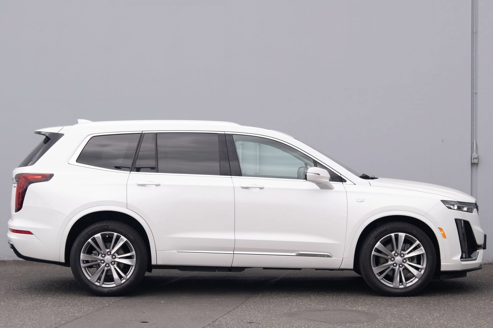 Used 2024 Cadillac XT6 Premium Luxury AWD/4WD image 30