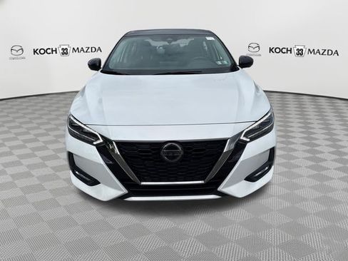 Used 2021 Nissan Sentra SR w/ SR Premium Package FWD image 2