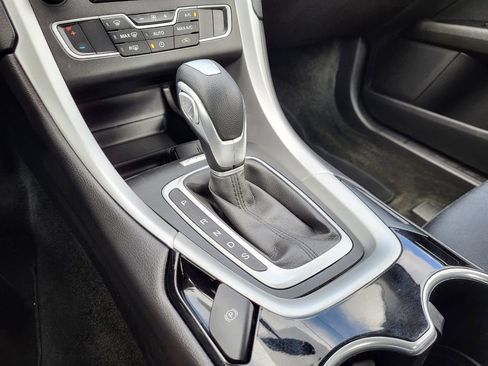 Used 2016 Ford Fusion SE FWD image 23