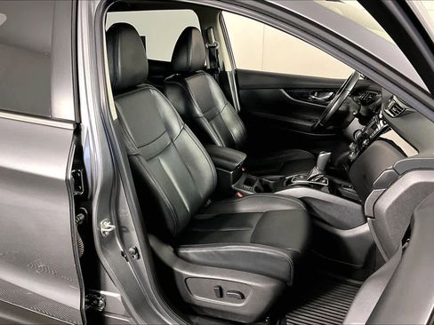 Used 2021 Nissan Rogue Sport SL w/ Premium Package image 9