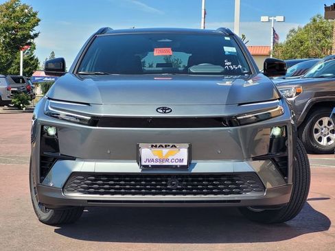 New 2026 Toyota C-HR image 2