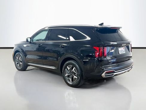 Certified 2023 Kia Sorento EX FWD image 5