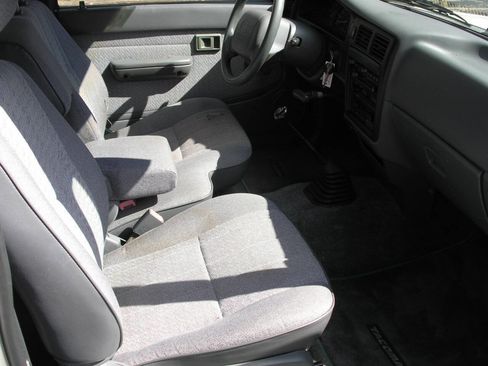 Used 1995 Toyota Tacoma 2WD Xtracab image 6