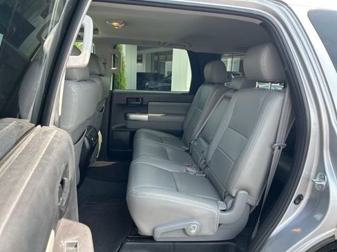 Used 2019 Toyota Sequoia SR5 AWD/4WD image 25