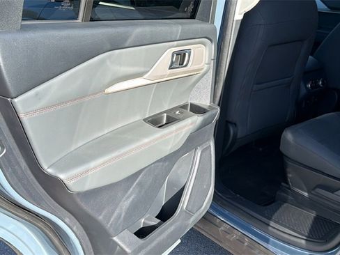 Used 2025 Ford Explorer Active image 22