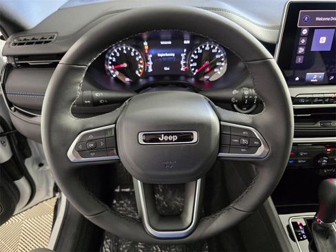 New 2026 Jeep Compass Latitude image 16