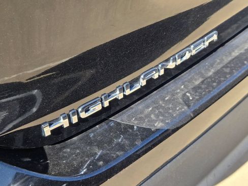 Used 2025 Toyota Highlander XLE AWD/4WD image 20