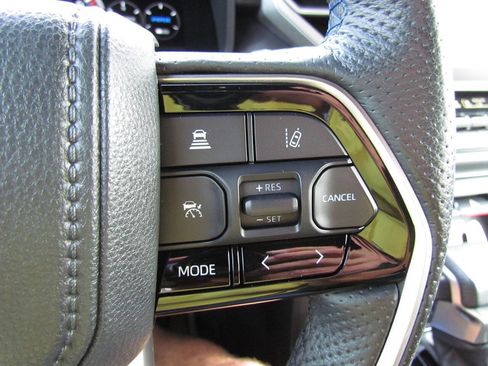 Used 2023 Toyota Sequoia Platinum AWD/4WD image 27