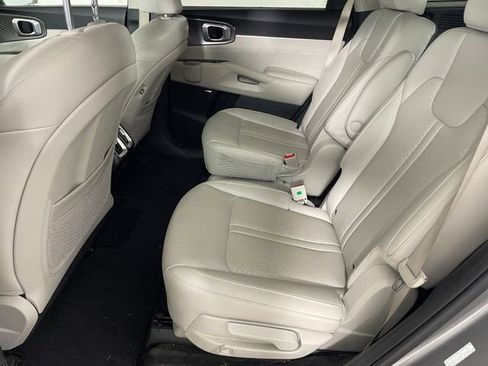Used 2023 Kia Sorento SX Prestige w/ Panoramic Sunroof Package AWD/4WD image 12