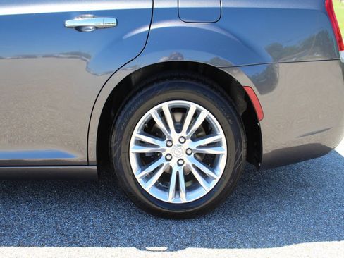 Used 2016 Chrysler 300 C RWD image 20