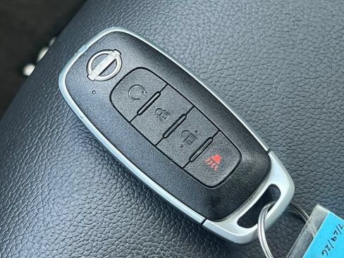 Used 2024 Nissan Kicks SR w/ SR Premium Package FWD image 26