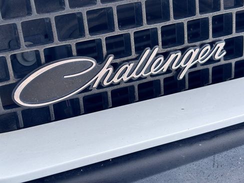 Used 2014 Dodge Challenger R/T RWD image 16