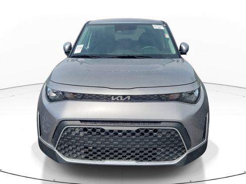 Used 2025 Kia Soul LX image 2