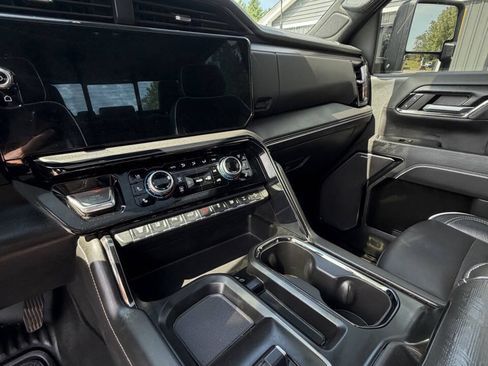 Used 2024 GMC Sierra 2500 AT4X AWD/4WD image 28