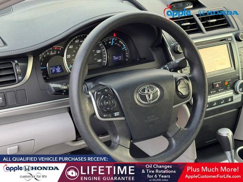 Used 2014 Toyota Camry LE FWD image 9
