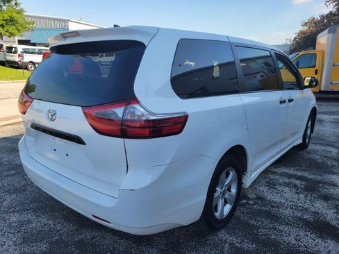 Used 2020 Toyota Sienna L FWD image 5