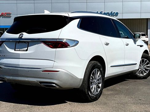 Used 2024 Buick Enclave Premium image 2