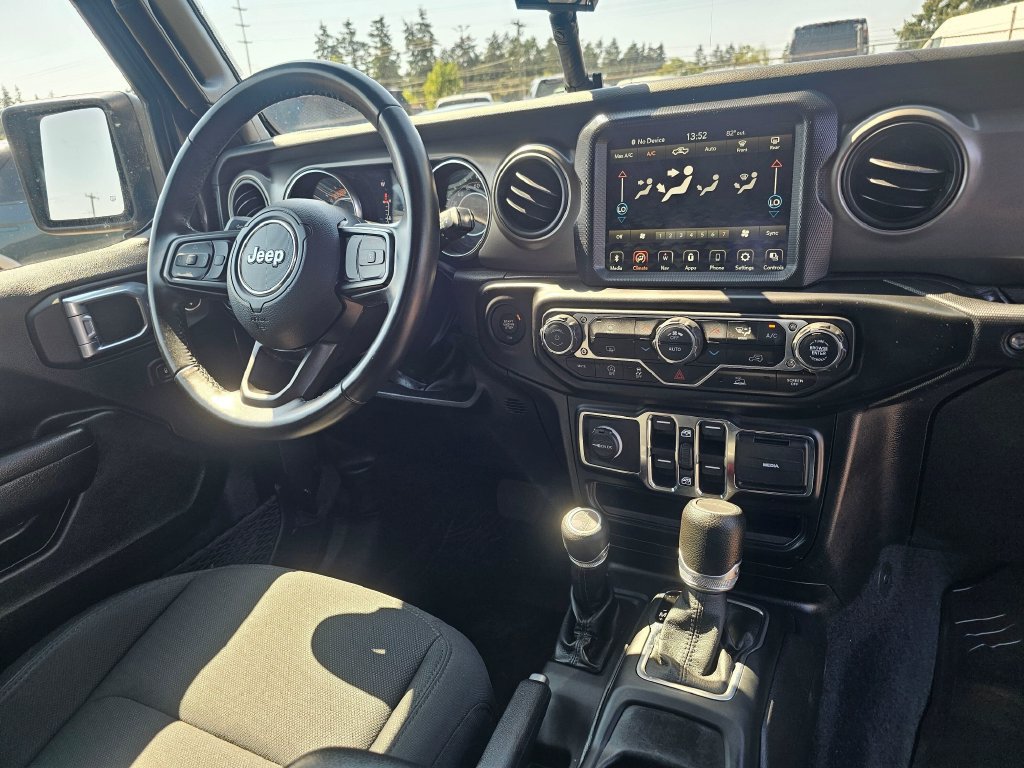 Used 2022 Jeep Gladiator Sport AWD/4WD image 12