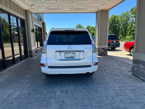 Used 2017 Lexus GX 460 Luxury AWD/4WD image 6