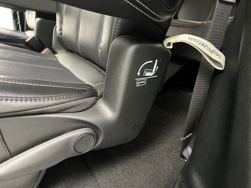 Used 2025 Chrysler Pacifica Select FWD image 14