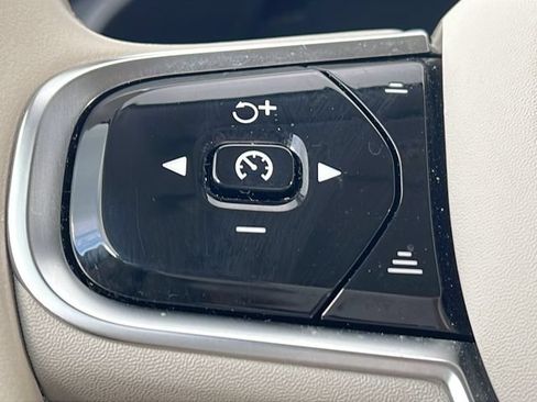 Certified 2024 Volvo XC60 B5 Ultimate w/ Climate Package AWD/4WD image 25