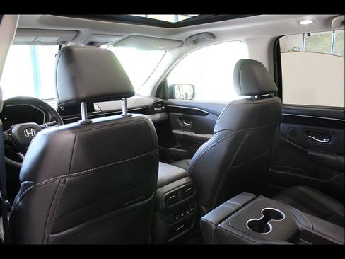 Certified 2023 Honda Pilot Touring image 16