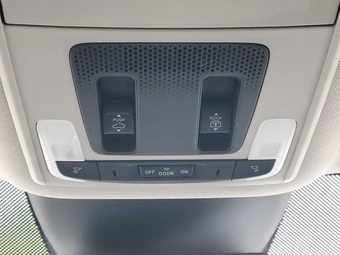 Certified 2023 Honda Pilot Elite image 35
