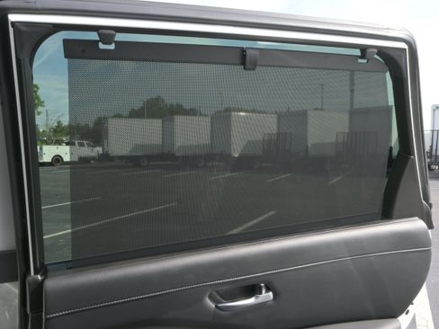 Used 2023 Nissan Pathfinder SL w/ SL Premium Package FWD image 14