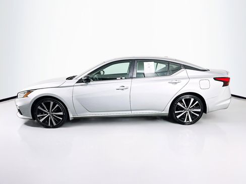 Used 2021 Nissan Altima 2.5 SR w/ SR Premium Package image 4
