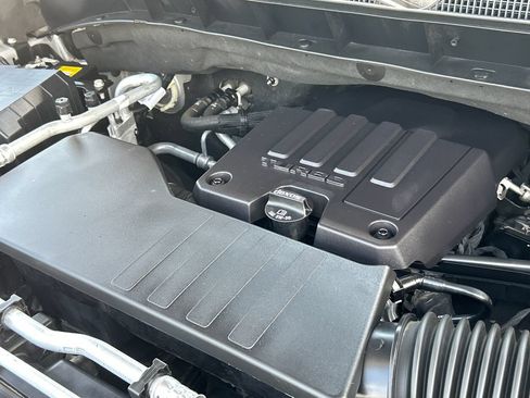 Used 2022 Chevrolet Silverado 1500 Custom w/ LPO, Dark Essentials Package AWD/4WD image 28