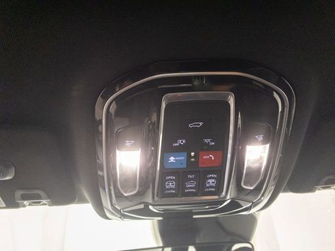 Used 2022 Jeep Grand Cherokee Overland image 23