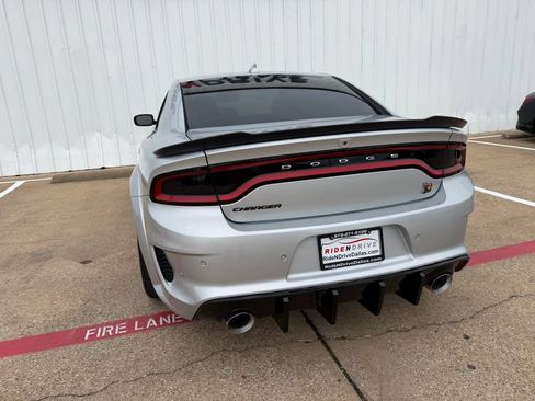 Used 2022 Dodge Charger Scat Pack RWD image 4