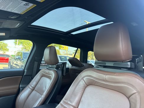 Used 2023 Lincoln Aviator Reserve w/ Equipment Group 201A image 7