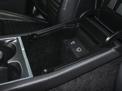 Used 2023 Land Rover Discovery Sport SE image 44