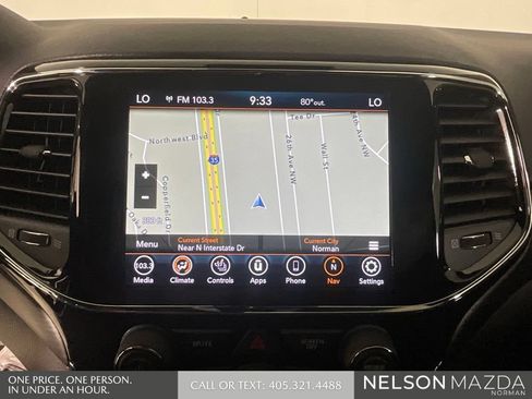Used 2021 Jeep Grand Cherokee Laredo X AWD/4WD image 33