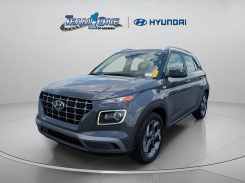 Used 2025 Hyundai Venue Limited FWD image 4