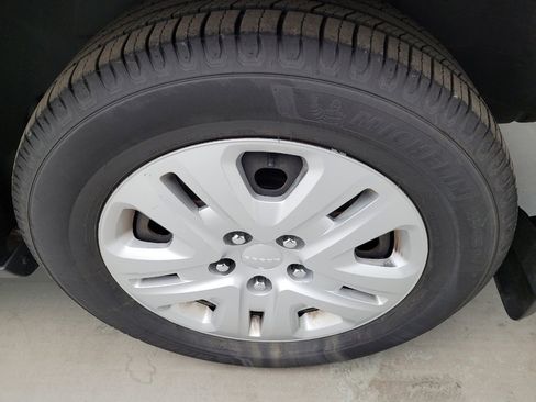 Used 2015 Dodge Grand Caravan American Value Package w/ UConnect Hands-Free Group image 31