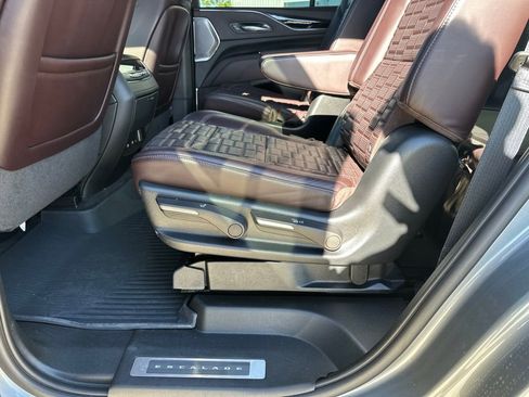 Used 2023 Cadillac Escalade Sport Platinum w/ Heavy-Duty Trailer Package image 19