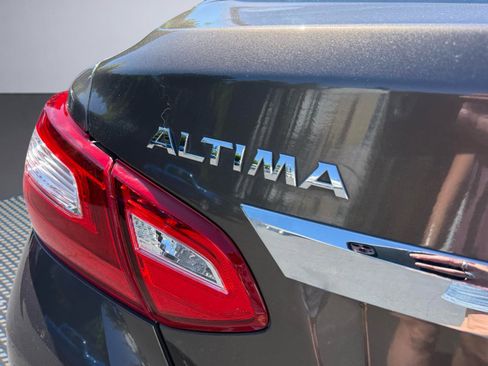 Used 2016 Nissan Altima 2.5 S w/ Interior Lighting Package FWD image 7