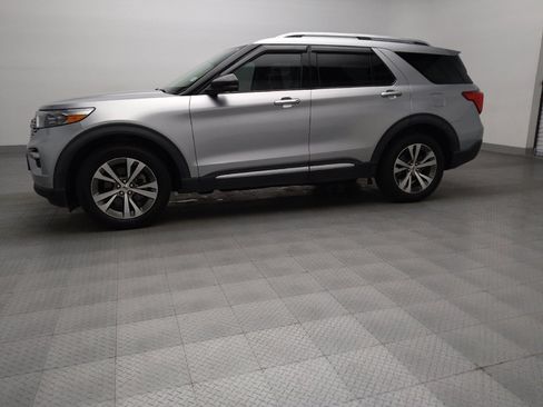 Used 2020 Ford Explorer Platinum w/ Premium Technology Package image 2