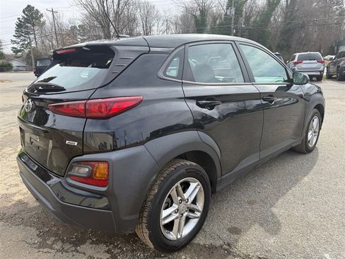 Used 2021 Hyundai Kona SE image 5