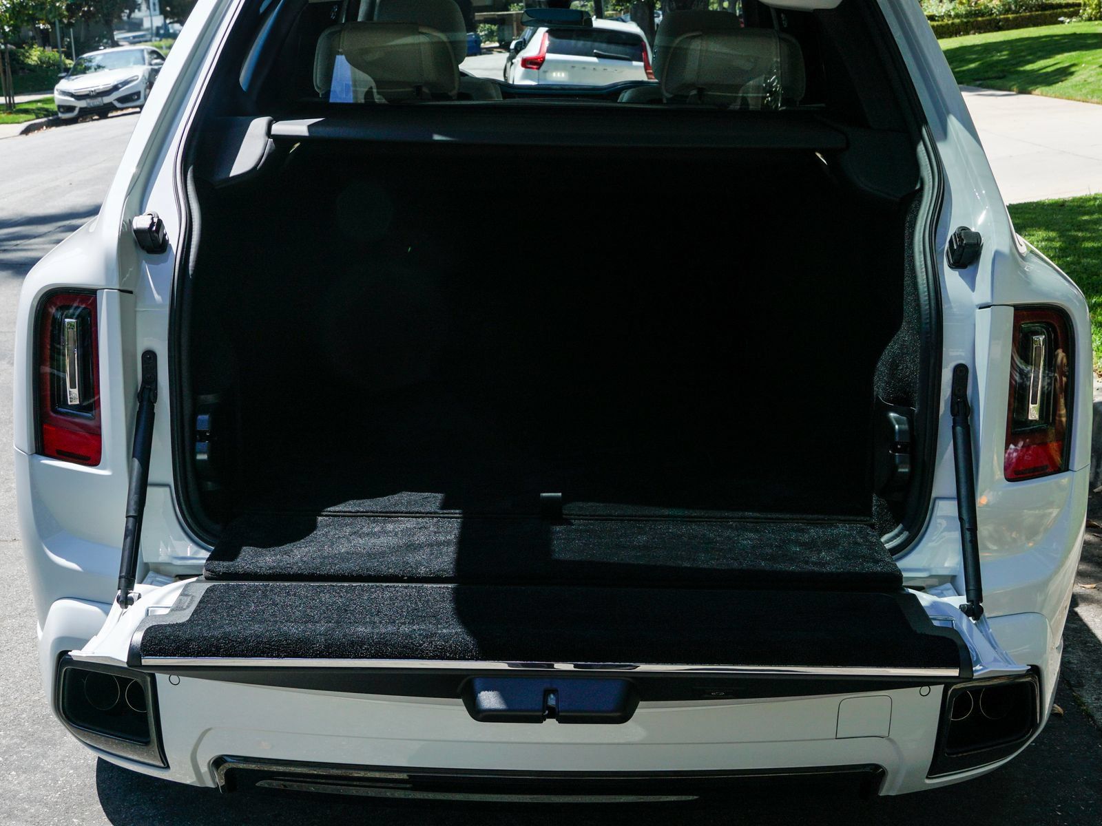 New 2027 Rolls-Royce Cullinan Black Badge AWD/4WD image 29