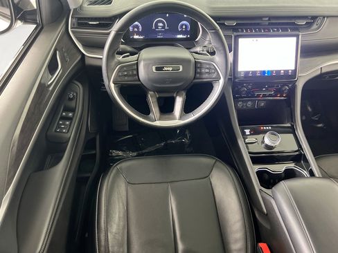 Used 2022 Jeep Grand Cherokee Limited image 23