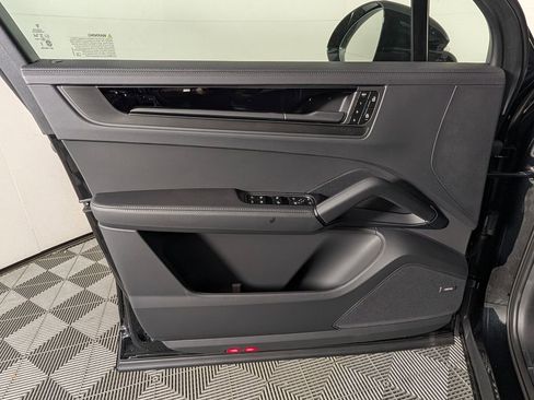 New 2026 Porsche Cayenne GTS AWD/4WD image 25